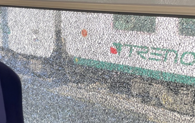 Lancio di sassi contro tre convogli Trenord