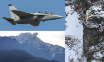Aereo militare si schianta sui monti vicino a Lecco: salvo un pilota lanciatosi col paracadute, morto l'altro