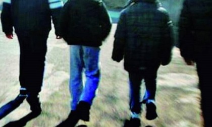 Tre giovanissimi rapinano un 29enne in zona Bicocca