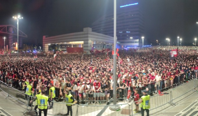 Ieri 70mila persone tra Duomo e Casa Milan, ma la festa non è ancora finita