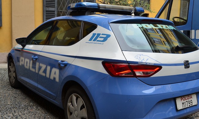 Via Toffetti, aggrediti e rapinati tre giovani