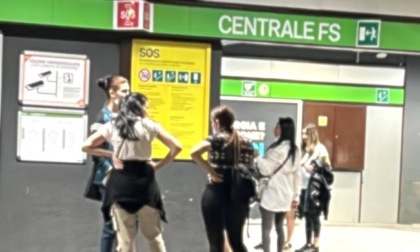 La banda di borseggiatrici di Milano "perde due pezzi": arrestate in Centrale