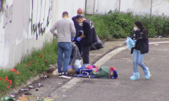 Ucciso e scaricato in strada senza vita, il padre lo riconosce grazie ai tatuaggi