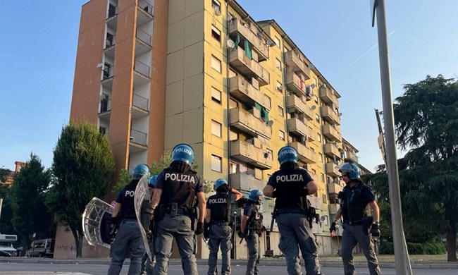 Rissa via Bolla, ecco i risultati delle perquisizioni della Polizia