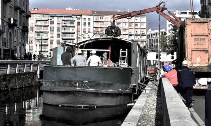 Svenduti a 100 euro i quattro storici barconi della movida sul Naviglio Pavese