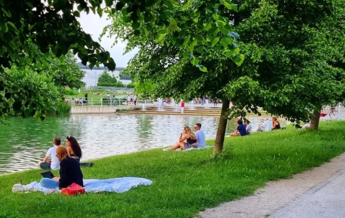 Parco Nord, stretta sul nudismo: stop a tanga e topless