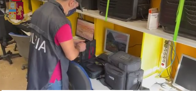 Hackeravano reti di telecamere di sicurezza per poi venderle su internet