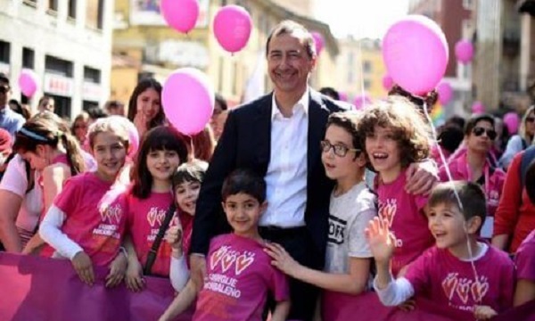 Figli di coppie gay: scoppia la polemica tra Sala e FdI, che scrive al Prefetto