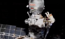 L'astronauta milanese Samantha Cristoforetti tra le stelle (con una tuta russa): è la prima donna nella storia