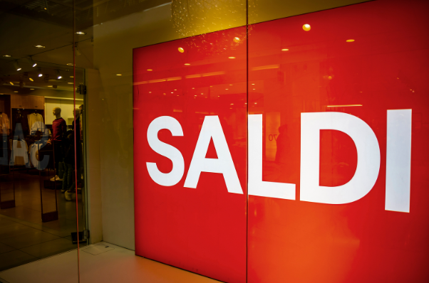 Il 2 luglio arrivano i saldi in Lombardia: le regole per clienti e negozianti