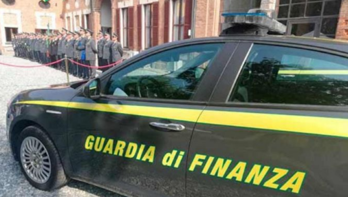 Droga, sventati due gruppi criminali dalla Guardia di Finanza: 11 arresti e 12 kg di stupefacenti sequestrati