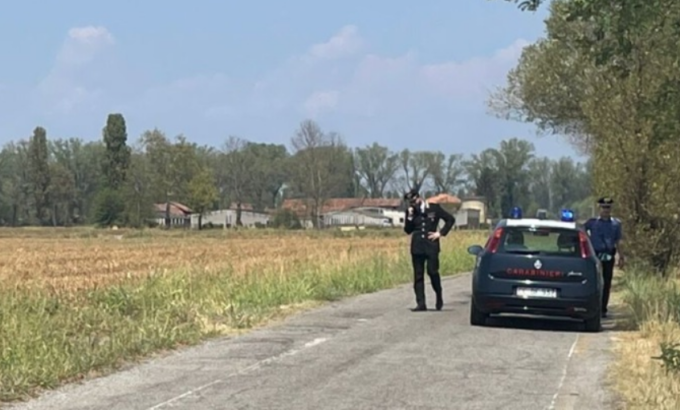 Trovato in un fosso il cadavere di un uomo