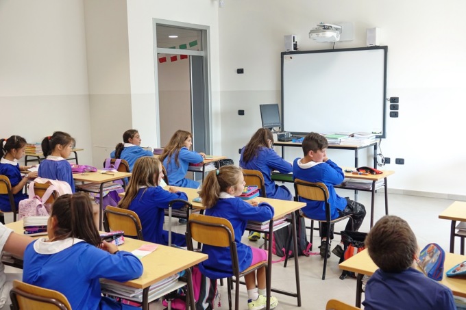 Scuola a Milano: alunni in classe da lunedì 12 settembre
