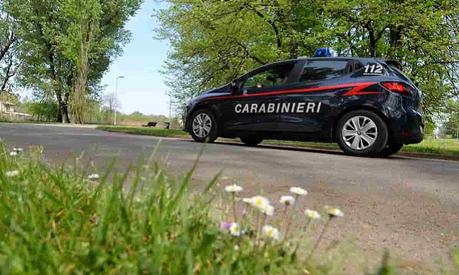 Coppia di fidanzati aggrediti in un parco in zona Lorenteggio: lei violentata, lui picchiato a sangue