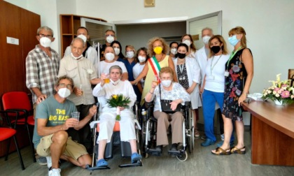Antonia e Nuccio sposi nel reparto di oncologia del San Carlo: 28 anni di amore