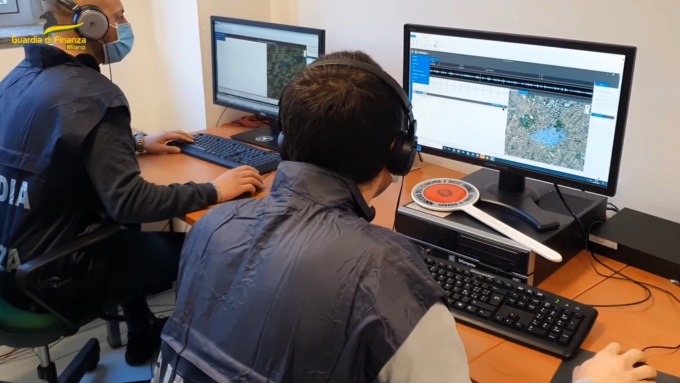 Rolex e bustarelle in cambio di appalti: 11 indagati in provincia di Milano