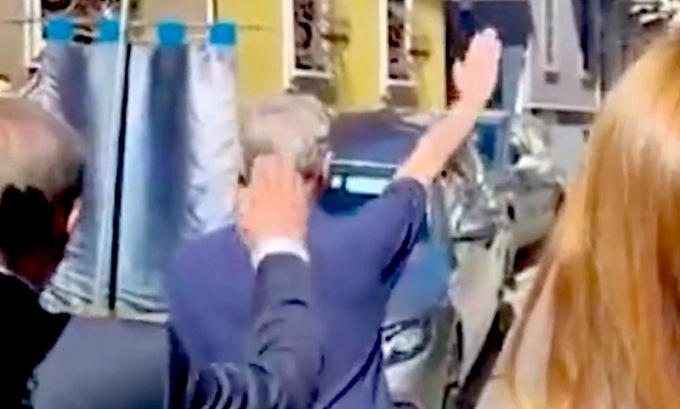 E’ polemica sul saluto fascista di Romano La Russa durante un funerale