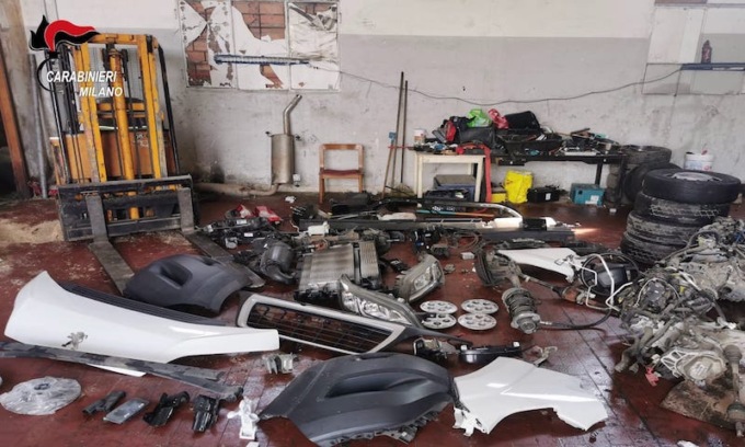 Arrestata la banda che rubava furgoni e auto alle aziende dell’hinterland