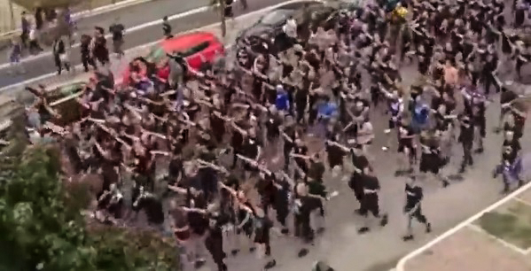 Saluto nazista in corteo e poi botte da orbi: tensioni (e gesti vergognosi) al match tra Milan e Dinamo Zagabria