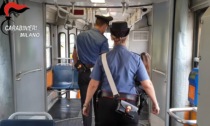 Violenza sessuale di gruppo: due ragazzine molestate alla fermata del tram