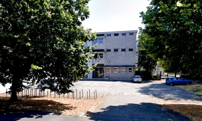 Spray al peperoncino nella scuola: 37 persone intossicate tra studenti e personale scolastico
