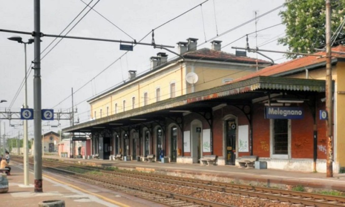 Un giovane è stato investito e ucciso da un treno a Melegnano: ritardi sulla linea Milano-Bologna