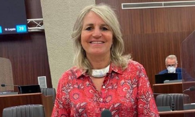 La consigliera civica Elisabetta Strada si schiera con Letizia Moratti alle Regionali