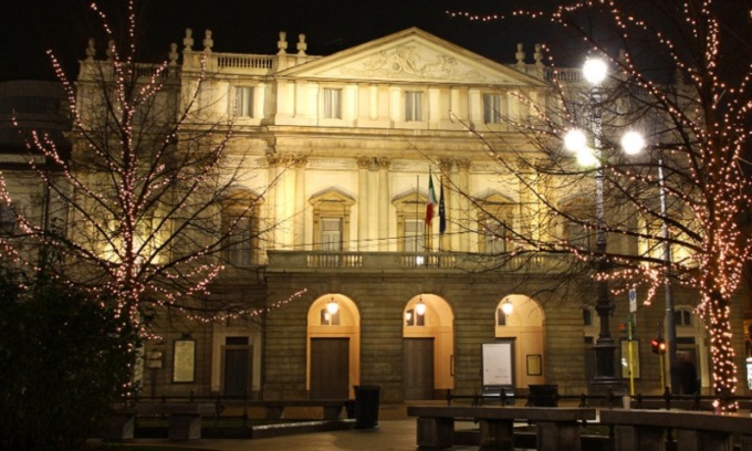 Il presidente Mattarella e Ursula von der Leyen alla Prima della Scala