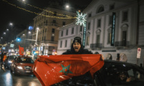 La festa dei tifosi del Marocco finisce a bottigliate: scene di guerriglia in Corso Venezia