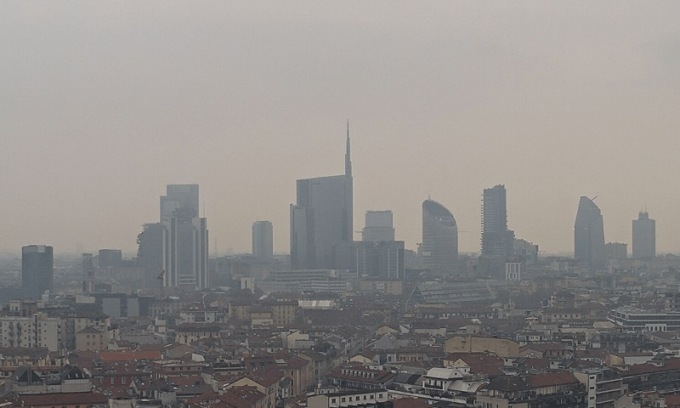 Smog in Lombardia, Legambiente conferma: Milano tra le peggiori città del 2022