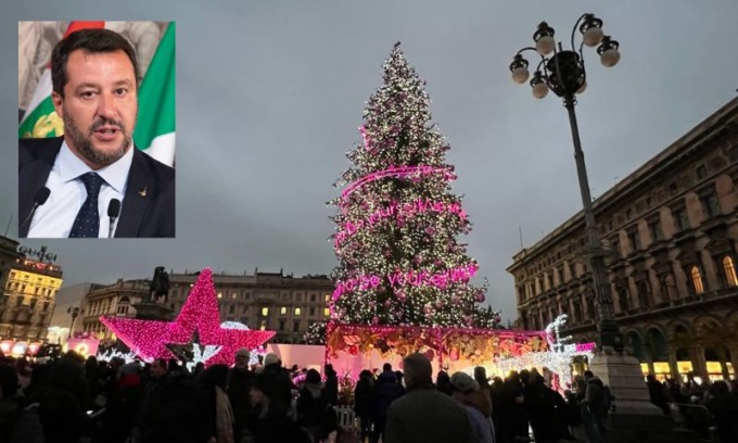 Salvini polemizza sulle “palle rosa” dell’albero di piazza Duomo a Milano della Cinica
