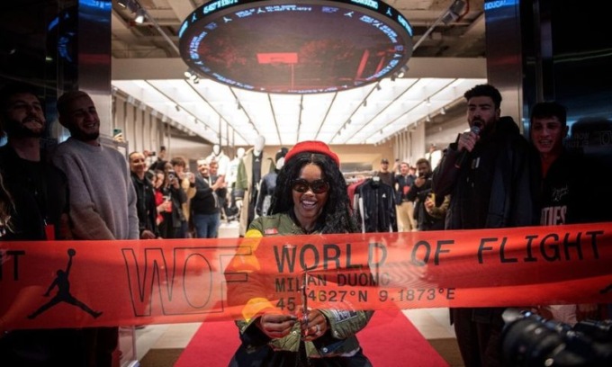 A Milano il primo negozio al mondo dedicato al dio del basket: apre oggi Jordan World of flight Milano