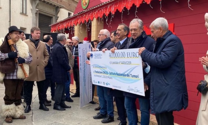 Inaugurato il Mercatino di Natale, aperto ogni giorno fino alle 22