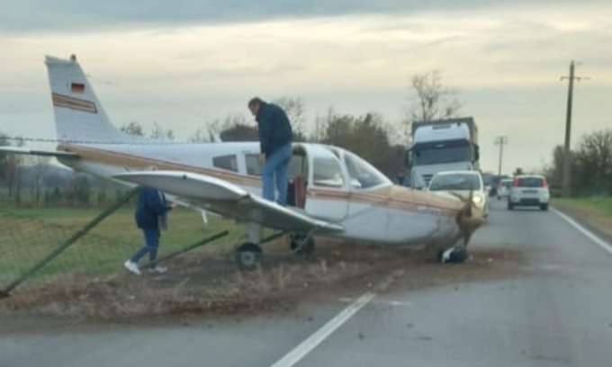 Un milanese di 64 anni sbaglia manovra e finisce in Superstrada… con l’aereo