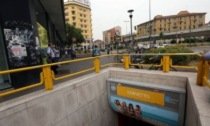 Dramma in metro a Milano: 25enne si accascia e muore alla stazione Corvetto