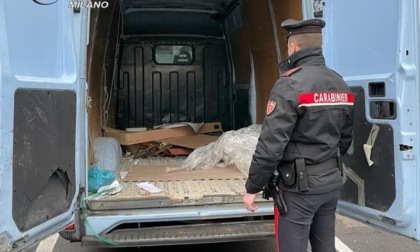 Arrestati due uomini per immigrazione clandestina: dieci persone nascoste in un furgone