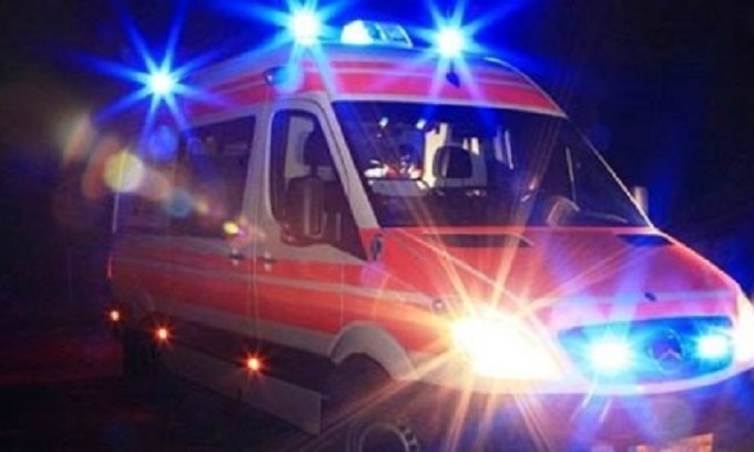 Investe un pedone e scappa: grave un 27enne