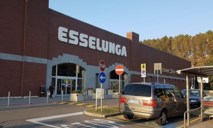 Offerte di lavoro, la catena di supermercati Esselunga cerca 400 dipendenti in Lombardia