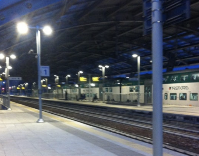 Tragedia sui binari a Milano, muore un 33enne finito sotto un treno