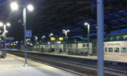 Tragedia sui binari a Milano, muore un 33enne finito sotto un treno