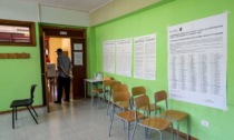 Milano, la petizione dei genitori che chiede di spostare i seggi elettorali dalle scuole