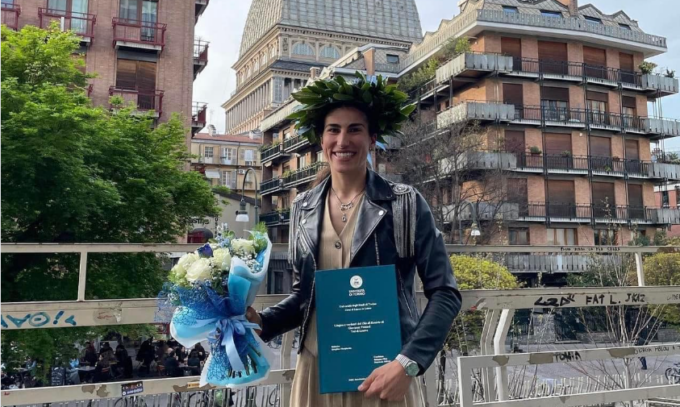 La campionessa Elisa Balsamo si laurea con una tesi su Giovanni Testori