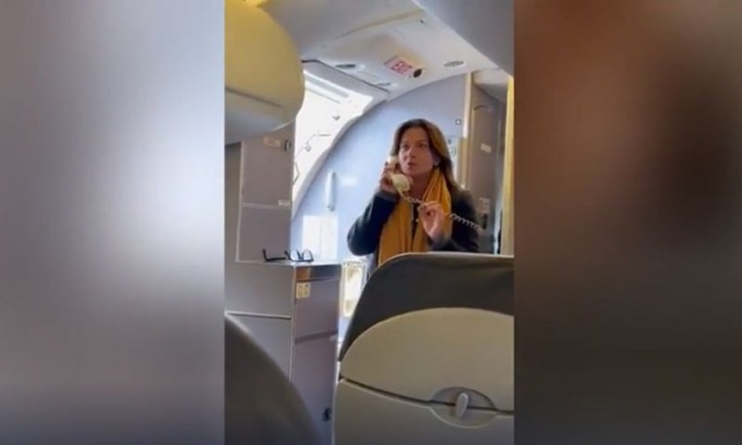 “L’aereo pesa troppo, qualcuno deve scendere”: la comunicazione imbarazzante sul volo Londra-Milano