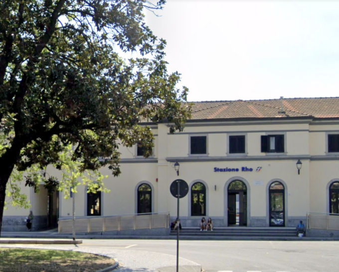 Aggressione davanti alla stazione di Rho, 39enne preso a bottigliate