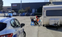 Furti e rapine a Milano, arrestato dalla polizia mentre dormiva in una roulotte
