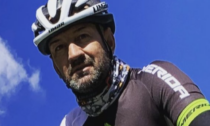 L’ex campione MTB Dario Acquaroli trovato morto lungo una mulattiera in Val Brembana accanto alla bici.