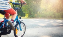 Milano, bambino in bici investe anziana che muore: il padre rischia ora maxi risarcimento