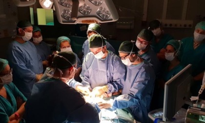 Al Policlinico di Milano un'operazione da record: asportato tumore da 42 chili
