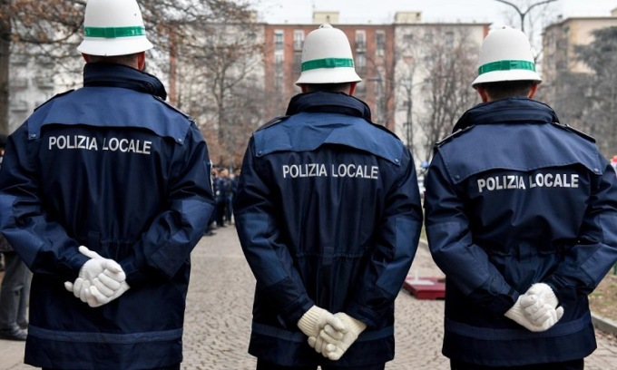 Un 52enne milanese dichiara allo Stato reddito zero ma è proprietario di 100 automobili