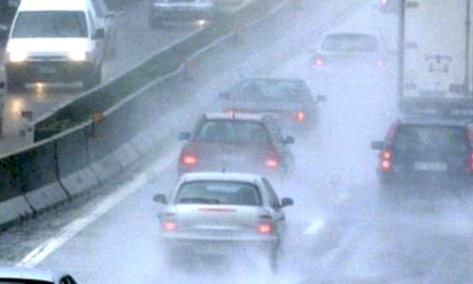 Scontro tra due camion in A1: 4 feriti e traffico bloccato